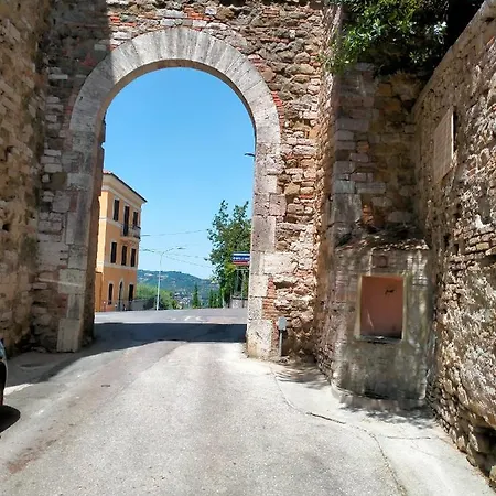 Centro Storico Arco Di S Antonio דירה *