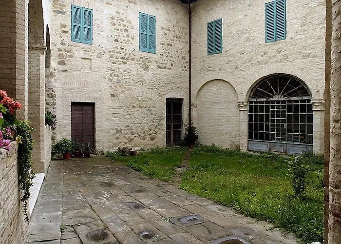 Centro Storico Arco Di S Antonio Pérouse